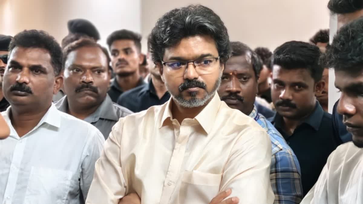 சைதாப்பேட்டை எம்.சி. ராஜா விடுதியில் திடீர் ஆய்வு: மாணவர்களின் குறைகளை நேரில் கேட்டறிந்த முதல்வர் விஜய்